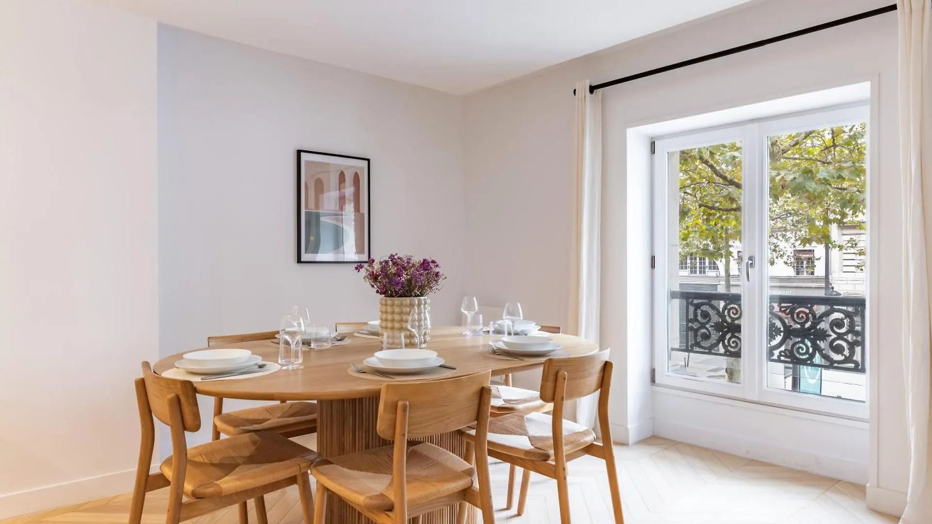 Apartment Brand New 3 Bedrooms Facing Madeleine/st Honore Paris