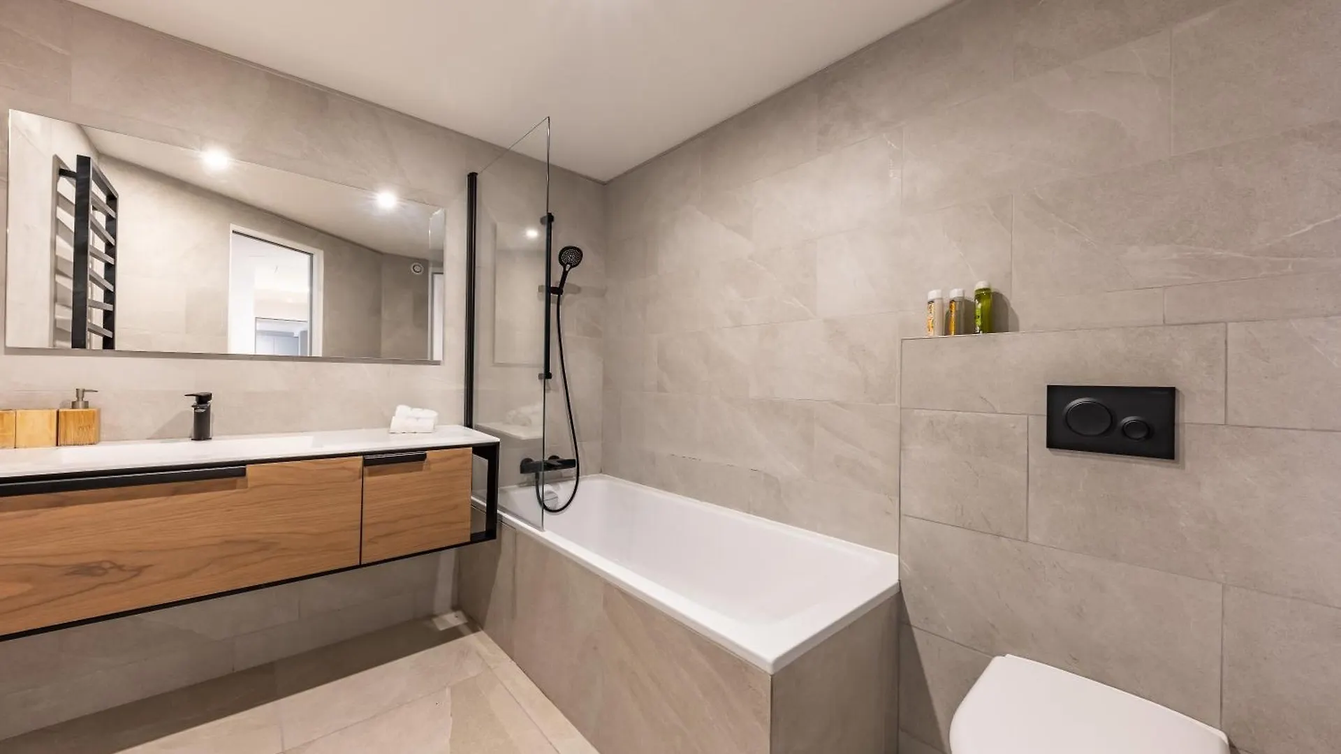 Brand New 3 Bedrooms Facing Madeleine/st Honore