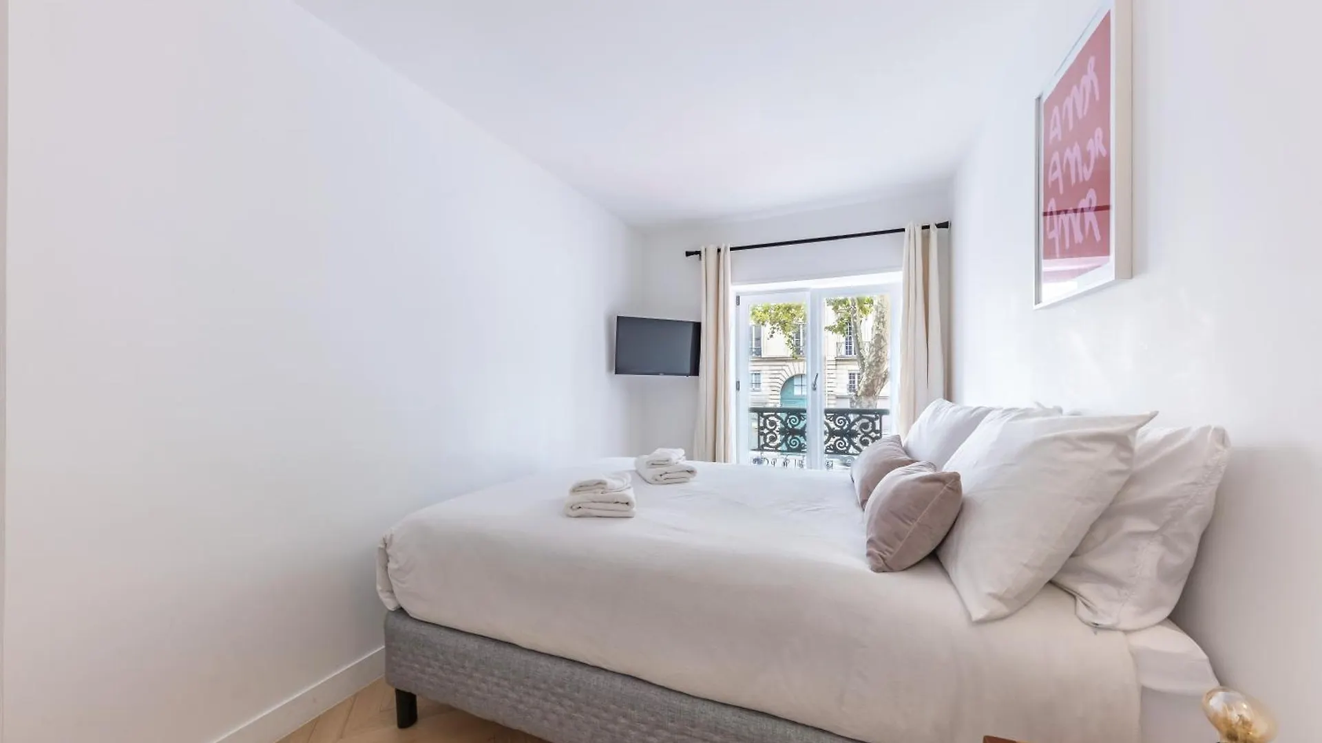 Brand New 3 Bedrooms Facing Madeleine/st Honore Apartment *