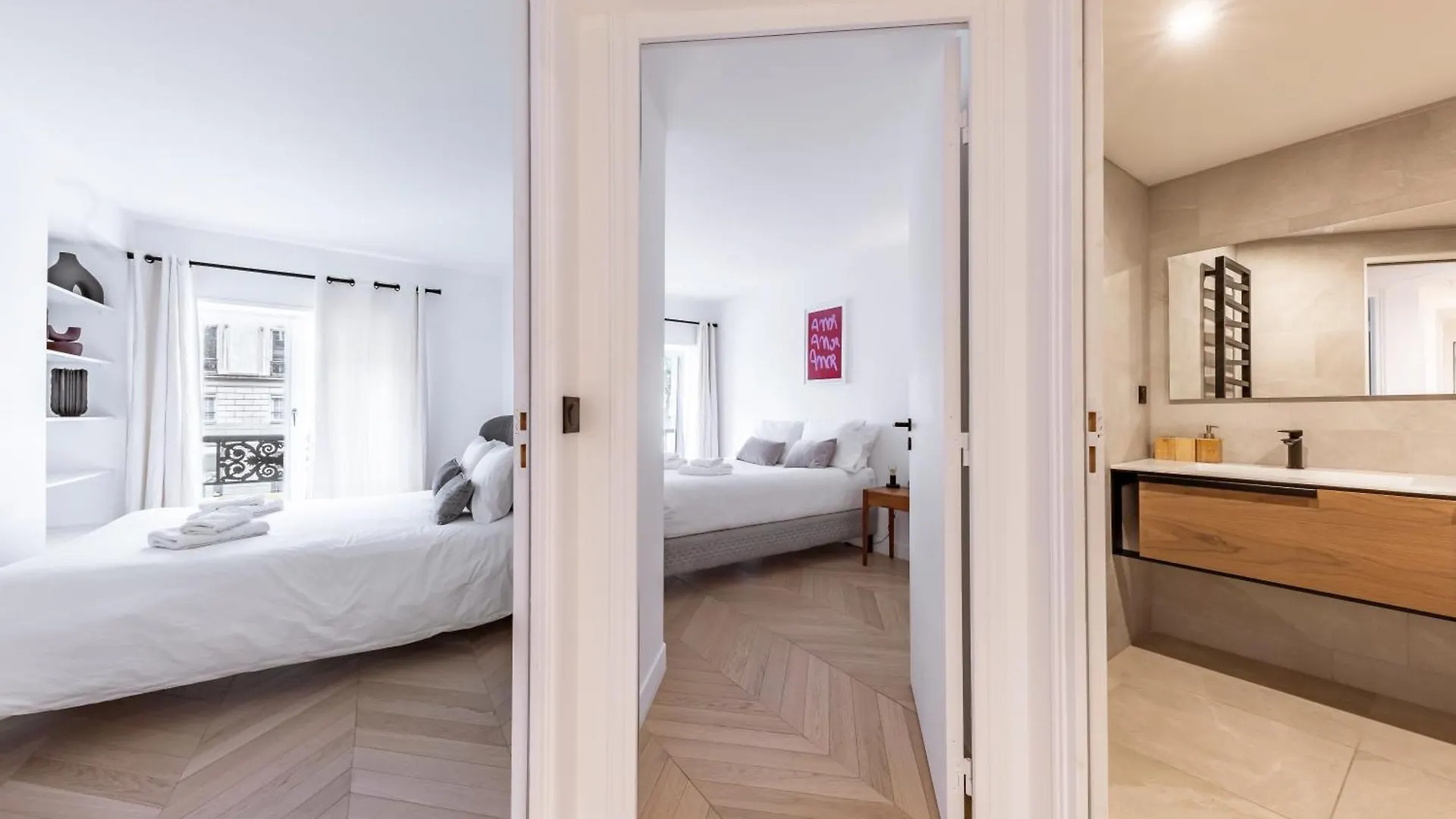 Brand New 3 Bedrooms Facing Madeleine/st Honore * Παρίσι